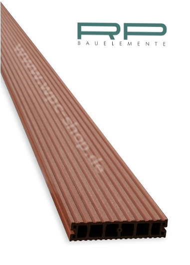 Bild: Werzalit Paseo - WPC Diele mit klarem Design
