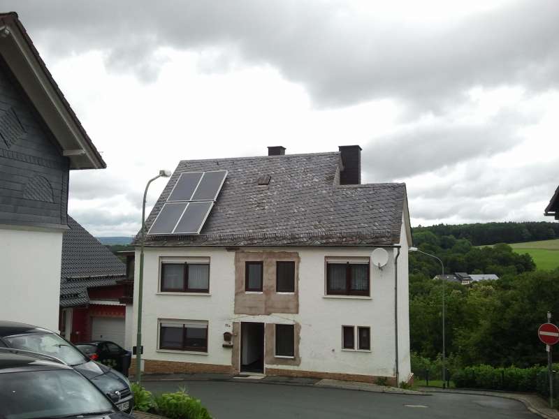 BAU.DE / BAU-Forum: 1. Bild zu Frage "Solarthermie Module schief montiert: Was tun bei falscher Installation? Abstand prüfen" im BAU-Forum "Nutzung alternativer Energieformen" BAU.DE / BAU-Forum: 1. Bild zu Frage "Solarthermie Module schief montiert: Was tun bei falscher Installation? Abstand prüfen" im BAU-Forum "Nutzung alternativer Energieformen"