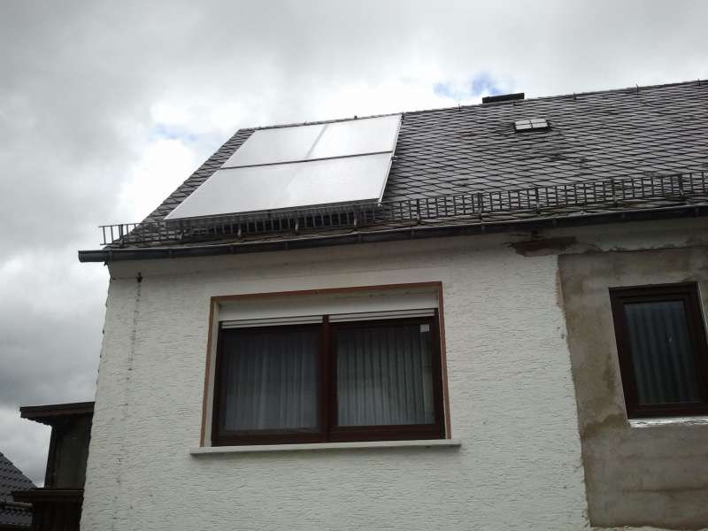 BAU.DE / BAU-Forum: 2. Bild zu Frage "Solarthermie Module schief montiert: Was tun bei falscher Installation? Abstand prüfen" im BAU-Forum "Nutzung alternativer Energieformen" BAU.DE / BAU-Forum: 2. Bild zu Frage "Solarthermie Module schief montiert: Was tun bei falscher Installation? Abstand prüfen" im BAU-Forum "Nutzung alternativer Energieformen"