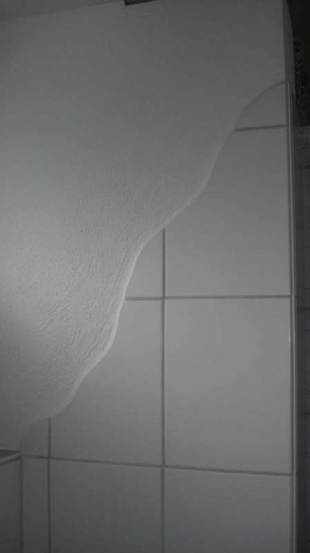 BAU.DE / BAU-Forum: 1. Bild zu Antwort "Wandgestaltung Bad: Spritzwasserbereich mit Streichputz abdichten" auf die Frage "Wandanstrich im Bad: Welche Farbe & welcher Putz sind geeignet? Tipps zu Feuchtigkeit & Schimmel" im BAU-Forum "Ausbauarbeiten" BAU.DE / BAU-Forum: 1. Bild zu Antwort "Wandgestaltung Bad: Spritzwasserbereich mit Streichputz abdichten" auf die Frage "Wandanstrich im Bad: Welche Farbe & welcher Putz sind geeignet? Tipps zu Feuchtigkeit & Schimmel" im BAU-Forum "Ausbauarbeiten"