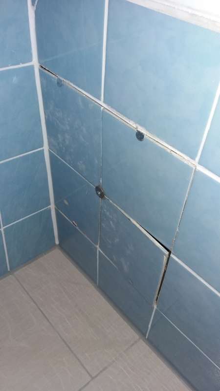 BAU.DE / BAU-Forum: 1. Bild zu Frage "Womit Fliesen kleben / verfugen" im BAU-Forum "Ausbauarbeiten" BAU.DE / BAU-Forum: 1. Bild zu Frage "Womit Fliesen kleben / verfugen" im BAU-Forum "Ausbauarbeiten"