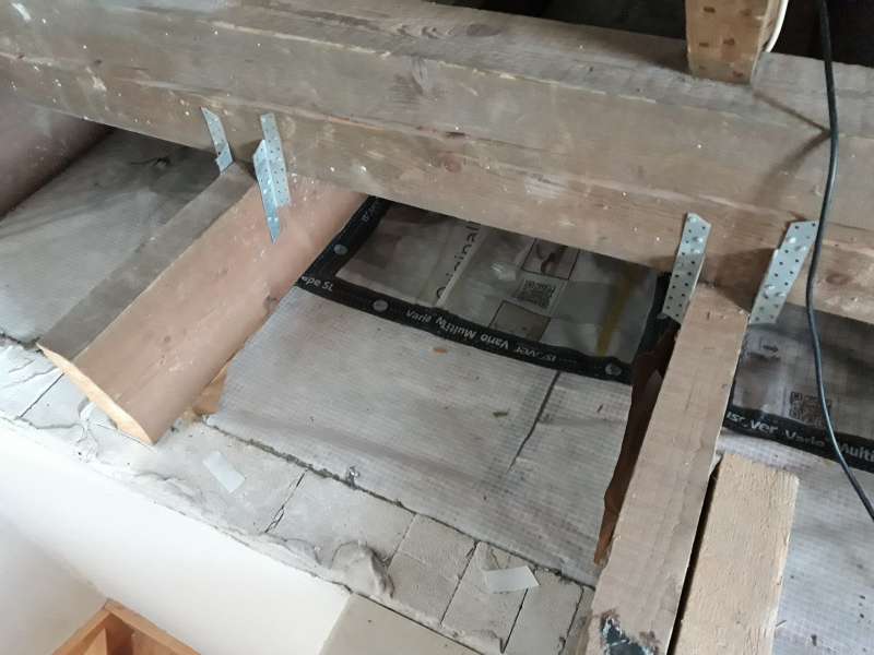 BAU.DE / BAU-Forum: 2. Bild zu Frage "Dampfbremse um Kehlbalken mit Sparrenpfettenanker verlegen" im BAU-Forum "Ausbauarbeiten" BAU.DE / BAU-Forum: 2. Bild zu Frage "Dampfbremse um Kehlbalken mit Sparrenpfettenanker verlegen" im BAU-Forum "Ausbauarbeiten"