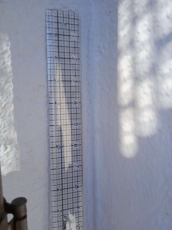 BAU.DE / BAU-Forum: 1. Bild zu Frage "1 Woche nach Fassadenanstrich Risse" im BAU-Forum "Ausbauarbeiten" BAU.DE / BAU-Forum: 1. Bild zu Frage "1 Woche nach Fassadenanstrich Risse" im BAU-Forum "Ausbauarbeiten"