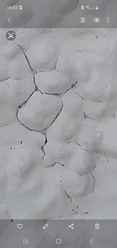 BAU.DE / BAU-Forum: 3. Bild zu Frage "1 Woche nach Fassadenanstrich Risse" im BAU-Forum "Ausbauarbeiten" BAU.DE / BAU-Forum: 3. Bild zu Frage "1 Woche nach Fassadenanstrich Risse" im BAU-Forum "Ausbauarbeiten"