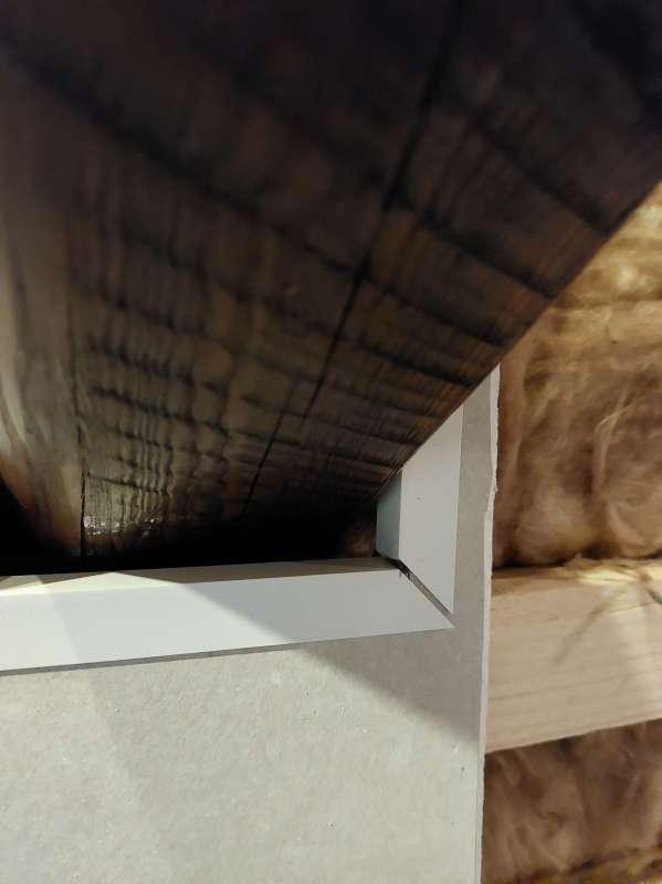 BAU.DE / BAU-Forum: 2. Bild zu Frage "Deckenbalken verkleiden mit Gipskarton: Ideen, Aufbau & Risiken im Altbau?" im BAU-Forum "Ausbauarbeiten" BAU.DE / BAU-Forum: 2. Bild zu Frage "Deckenbalken verkleiden mit Gipskarton: Ideen, Aufbau & Risiken im Altbau?" im BAU-Forum "Ausbauarbeiten"