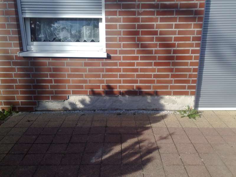BAU.DE / BAU-Forum: 2. Bild zu Frage "Riemchen fallen ab: Ursachen, Sanierung & Kosten für Giebelseite?" im BAU-Forum "Außenwände und Fassaden" BAU.DE / BAU-Forum: 2. Bild zu Frage "Riemchen fallen ab: Ursachen, Sanierung & Kosten für Giebelseite?" im BAU-Forum "Außenwände und Fassaden"