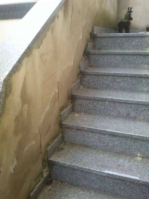 BAU.DE / BAU-Forum: 3. Bild zu Frage "Nasse Außenwand Treppenhaus: Ursachen, Sanierung & Kostenüberblick?" im BAU-Forum "Außenwände und Fassaden" BAU.DE / BAU-Forum: 3. Bild zu Frage "Nasse Außenwand Treppenhaus: Ursachen, Sanierung & Kostenüberblick?" im BAU-Forum "Außenwände und Fassaden"