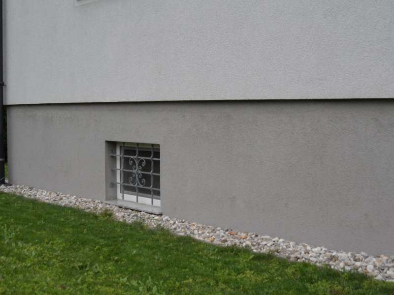 BAU.DE - Forum - Außenwände und Fassaden - 15160: Risse im Sockelverputz