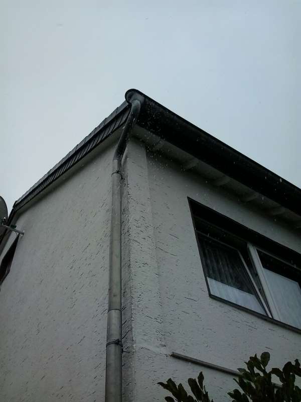 Bild zum BAU-Forumsbeitrag: Feuchtigkeitsschaden Außenwand mit innenliegendem Fallrohr im Forum Außenwände und Fassaden