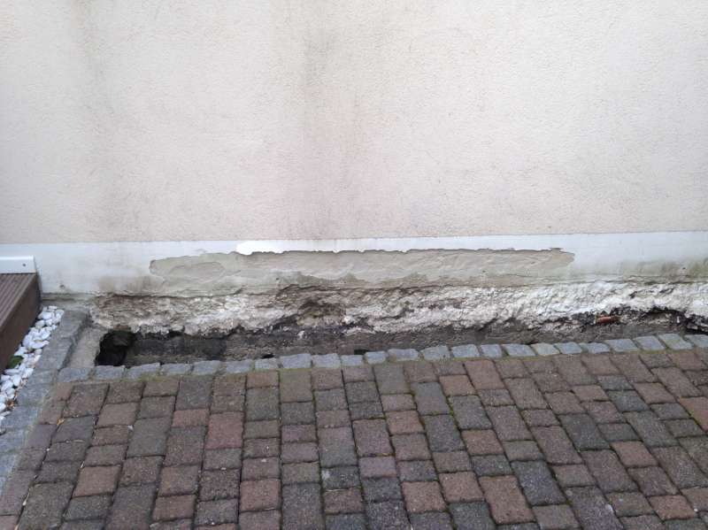 Bild zum BAU-Forumsbeitrag: Verputzte Außenwand brüchig (ehemals Innenwand Garage) im Forum Außenwände und Fassaden