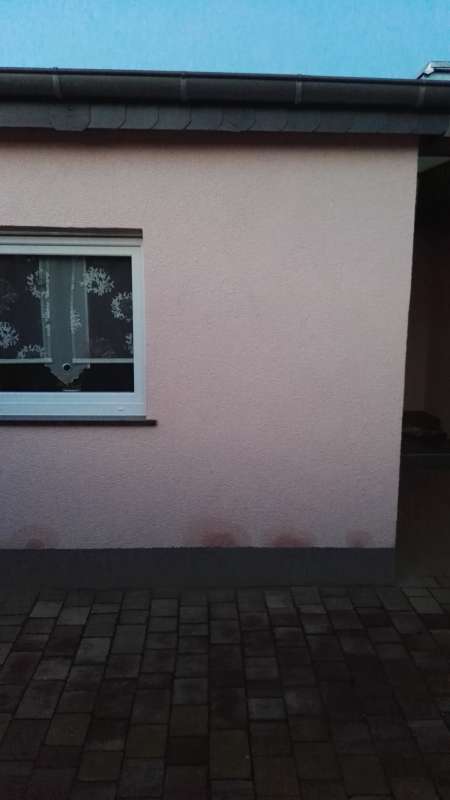 BAU.DE / BAU-Forum: 1. Bild zu Antwort "Hallo, also Heizung kann ich eigentlich ..." auf die Frage "Wasserflecken auf der Fassade" im BAU-Forum "Außenwände und Fassaden"