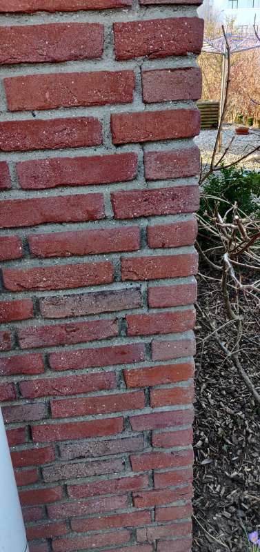 BAU.DE / BAU-Forum: 1. Bild zu Frage "Klinkerfassade Risse Fertighaus 1998: Ursachen, Risiken & Sanierungskosten?" im BAU-Forum "Außenwände und Fassaden" BAU.DE / BAU-Forum: 1. Bild zu Frage "Klinkerfassade Risse Fertighaus 1998: Ursachen, Risiken & Sanierungskosten?" im BAU-Forum "Außenwände und Fassaden"