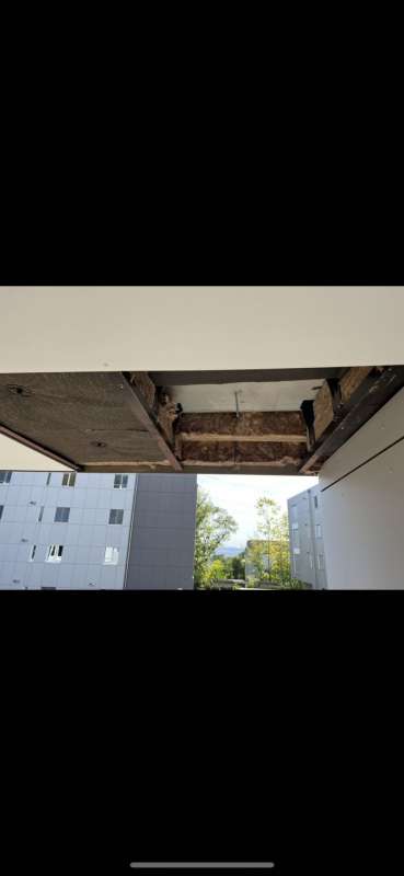 BAU.DE / BAU-Forum: 4. Bild zu Antwort "Wasserschaden Fassade" auf die Frage "Wasserschaden Fassade: Ursachen, Trocknung, Reparatur & Kosten für Eigentümer?" im BAU-Forum "Außenwände und Fassaden" BAU.DE / BAU-Forum: 4. Bild zu Antwort "Wasserschaden Fassade" auf die Frage "Wasserschaden Fassade: Ursachen, Trocknung, Reparatur & Kosten für Eigentümer?" im BAU-Forum "Außenwände und Fassaden"