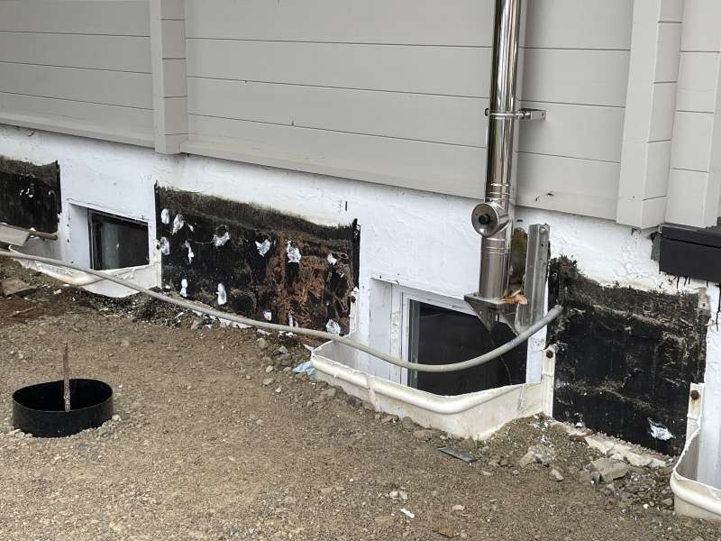 BAU.DE / BAU-Forum: 1. Bild zu Frage "Außendämmung Keller auf Bitumen: Aufbau, Kosten, Dämmplatten & Vorgehen?" im BAU-Forum "Außenwände und Fassaden" BAU.DE / BAU-Forum: 1. Bild zu Frage "Außendämmung Keller auf Bitumen: Aufbau, Kosten, Dämmplatten & Vorgehen?" im BAU-Forum "Außenwände und Fassaden"