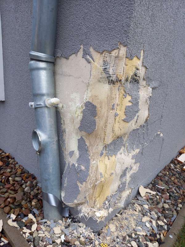 BAU.DE / BAU-Forum: 1. Bild zu Frage "WDVS Fassade reparieren: Absatz, Farbunterschiede & Risse vermeiden? Kosten & Anleitung" im BAU-Forum "Außenwände und Fassaden" BAU.DE / BAU-Forum: 1. Bild zu Frage "WDVS Fassade reparieren: Absatz, Farbunterschiede & Risse vermeiden? Kosten & Anleitung" im BAU-Forum "Außenwände und Fassaden"