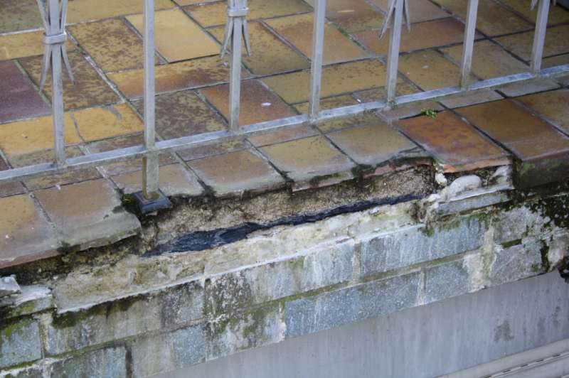 BAU.DE / BAU-Forum: 1. Bild zu Frage "Terrassensanierung: Gefälleestrich vs. EPS – Kosten, Vor- & Nachteile für Betonfundament?" im BAU-Forum "Balkon und Terrasse" BAU.DE / BAU-Forum: 1. Bild zu Frage "Terrassensanierung: Gefälleestrich vs. EPS – Kosten, Vor- & Nachteile für Betonfundament?" im BAU-Forum "Balkon und Terrasse"