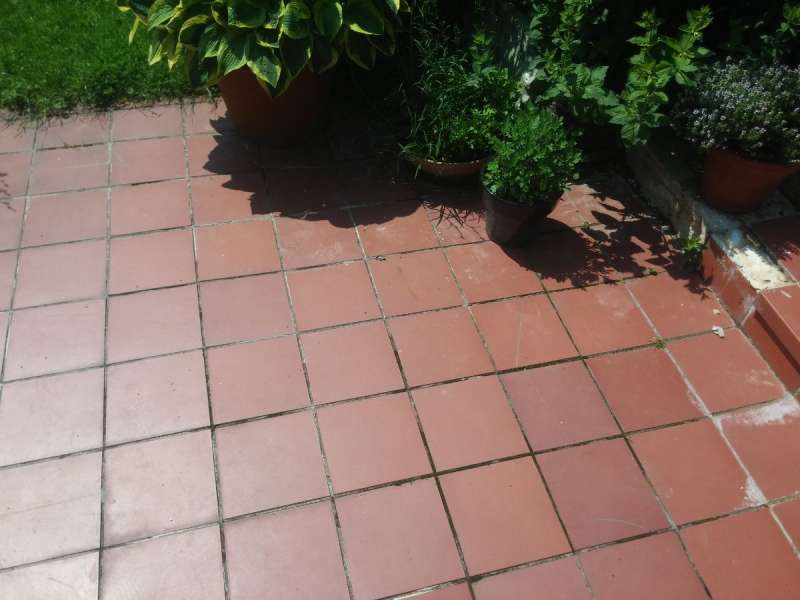 BAU.DE / BAU-Forum: 2. Bild zu Frage "Terrassensanierung: Kosten, Aufbau, Material & Vorgehen bei Frostschäden?" im BAU-Forum "Balkon und Terrasse" BAU.DE / BAU-Forum: 2. Bild zu Frage "Terrassensanierung: Kosten, Aufbau, Material & Vorgehen bei Frostschäden?" im BAU-Forum "Balkon und Terrasse"