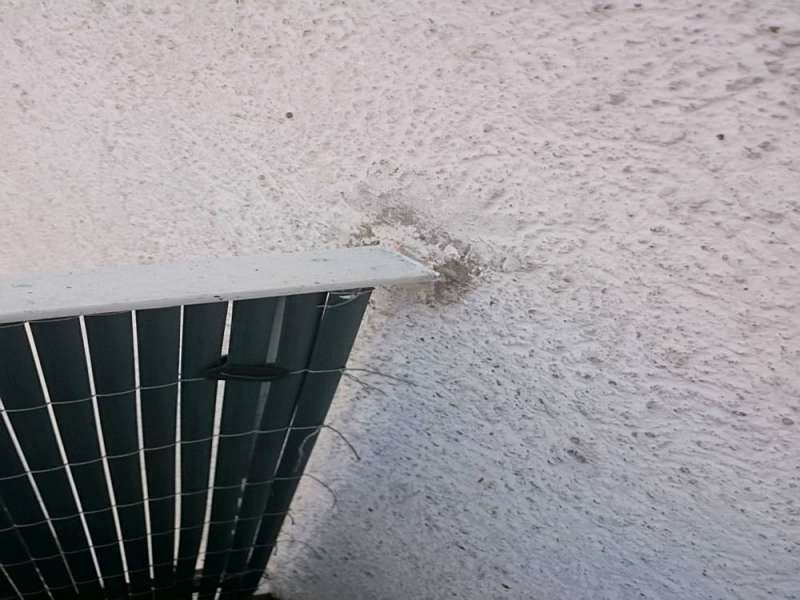 BAU.DE / BAU-Forum: 2. Bild zu Frage "Balkongeländer kürzen: Statik prüfen? Risiken, Stützfunktion & Abbruchgefahr?" im BAU-Forum "Balkon und Terrasse" BAU.DE / BAU-Forum: 2. Bild zu Frage "Balkongeländer kürzen: Statik prüfen? Risiken, Stützfunktion & Abbruchgefahr?" im BAU-Forum "Balkon und Terrasse"