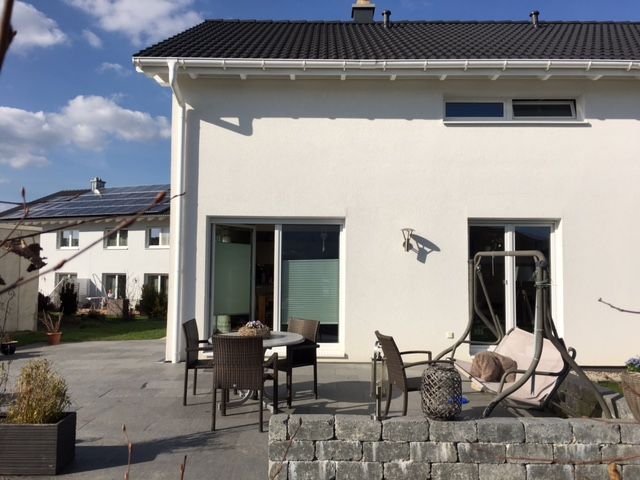 BAU.DE / BAU-Forum: 1. Bild zu Frage "Pergola-Markise anbringen: Wärmedämmung, Montage & Risiken bei Neubau?" im BAU-Forum "Balkon und Terrasse" BAU.DE / BAU-Forum: 1. Bild zu Frage "Pergola-Markise anbringen: Wärmedämmung, Montage & Risiken bei Neubau?" im BAU-Forum "Balkon und Terrasse"