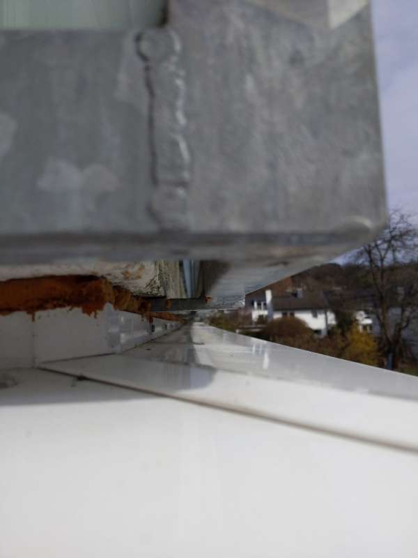 BAU.DE / BAU-Forum: 1. Bild zu Frage "Balkonanbau undicht: Ursachen, Lösungen & Kosten für Abdichtung der Abtropfkante?" im BAU-Forum "Balkon und Terrasse" BAU.DE / BAU-Forum: 1. Bild zu Frage "Balkonanbau undicht: Ursachen, Lösungen & Kosten für Abdichtung der Abtropfkante?" im BAU-Forum "Balkon und Terrasse"