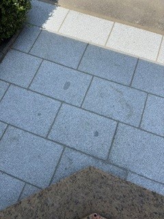 BAU.DE / BAU-Forum: 3. Bild zu Frage "Granitplatten Farbabweichungen nach Verlegung: Reklamation & Ursachen?" im BAU-Forum "Balkon und Terrasse" BAU.DE / BAU-Forum: 3. Bild zu Frage "Granitplatten Farbabweichungen nach Verlegung: Reklamation & Ursachen?" im BAU-Forum "Balkon und Terrasse"