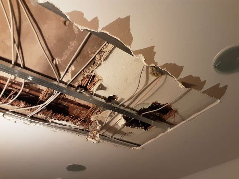 BAU.DE / BAU-Forum: 2. Bild zu Frage "Schalldämmung Decke verbessern: Altbau, Kosten, Aufbau & Materialien im Vergleich?" im BAU-Forum "Bauphysik" BAU.DE / BAU-Forum: 2. Bild zu Frage "Schalldämmung Decke verbessern: Altbau, Kosten, Aufbau & Materialien im Vergleich?" im BAU-Forum "Bauphysik"