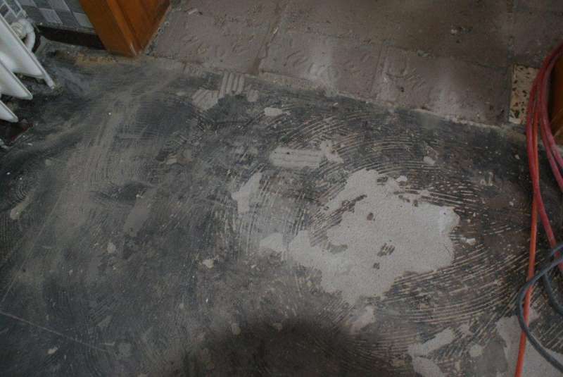 BAU.DE / BAU-Forum: 1. Bild zu Antwort "weitere Bilder ..." auf die Frage "Bodenplatten identifizieren: Material, Alter & potentielle Gefahren im Altbau?" im BAU-Forum "Baustoffe" BAU.DE / BAU-Forum: 1. Bild zu Antwort "weitere Bilder ..." auf die Frage "Bodenplatten identifizieren: Material, Alter & potentielle Gefahren im Altbau?" im BAU-Forum "Baustoffe"