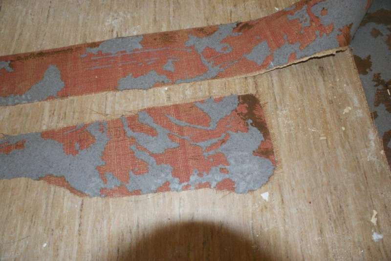 BAU.DE / BAU-Forum: 2. Bild zu Antwort "Zusatzinfo: Asbestanalyse der grauen Pappe im Altbau?" auf die Frage "Bodenplatten identifizieren: Material, Alter & potentielle Gefahren im Altbau?" im BAU-Forum "Baustoffe" BAU.DE / BAU-Forum: 2. Bild zu Antwort "Zusatzinfo: Asbestanalyse der grauen Pappe im Altbau?" auf die Frage "Bodenplatten identifizieren: Material, Alter & potentielle Gefahren im Altbau?" im BAU-Forum "Baustoffe"