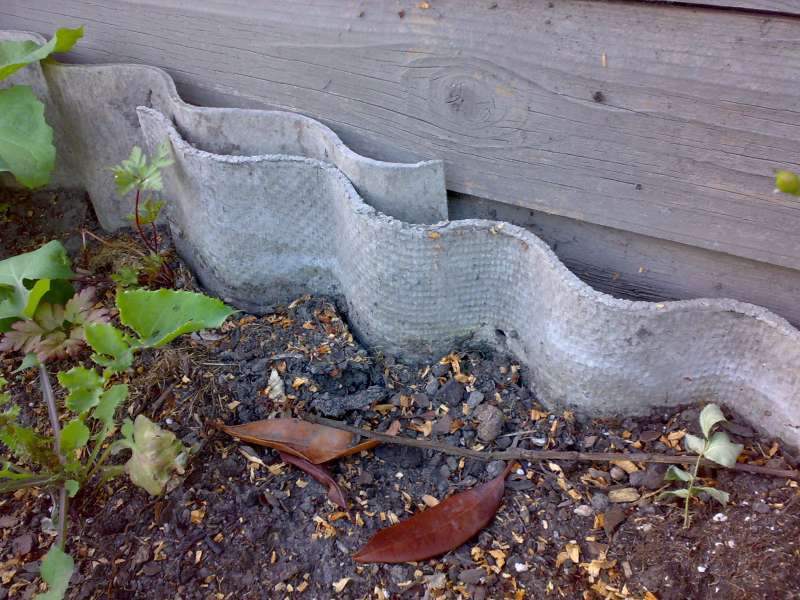 BAU.DE / BAU-Forum: 2. Bild zu Frage "Asbestplatten im Garten erkennen: Wie gefährlich? Test, Entsorgung & Kosten?" im BAU-Forum "Baustoffe" BAU.DE / BAU-Forum: 2. Bild zu Frage "Asbestplatten im Garten erkennen: Wie gefährlich? Test, Entsorgung & Kosten?" im BAU-Forum "Baustoffe"