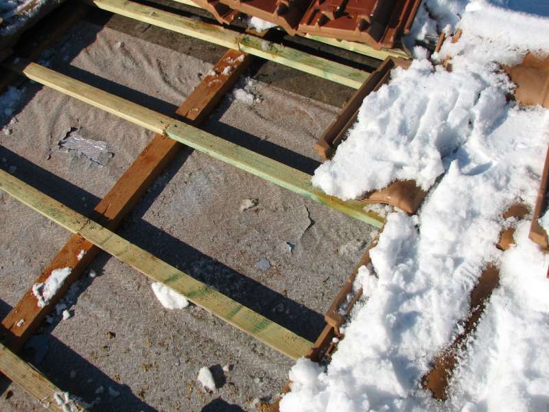 Bild zum BAU-Forumsbeitrag: Poröse Deckfolie an PU-Aufdachdämmung im Forum Baustoffe