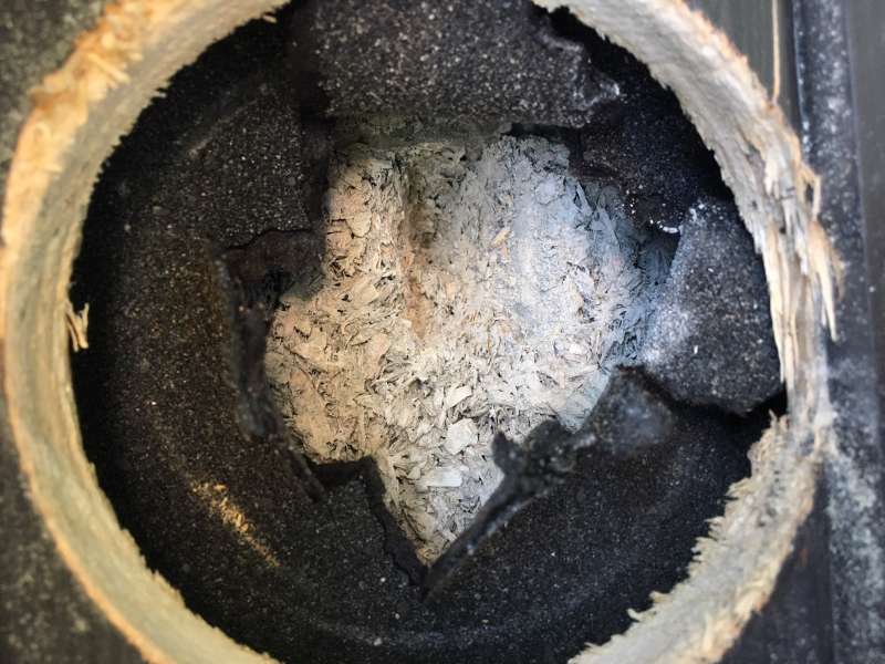 BAU.DE / BAU-Forum: 2. Bild zu Antwort "Asbest?" auf die Frage "Unbekannter Baustoff unter Holzverkleidung: Analyse, Gefahren & Fachberatung?" im BAU-Forum "Baustoffe" BAU.DE / BAU-Forum: 2. Bild zu Antwort "Asbest?" auf die Frage "Unbekannter Baustoff unter Holzverkleidung: Analyse, Gefahren & Fachberatung?" im BAU-Forum "Baustoffe"