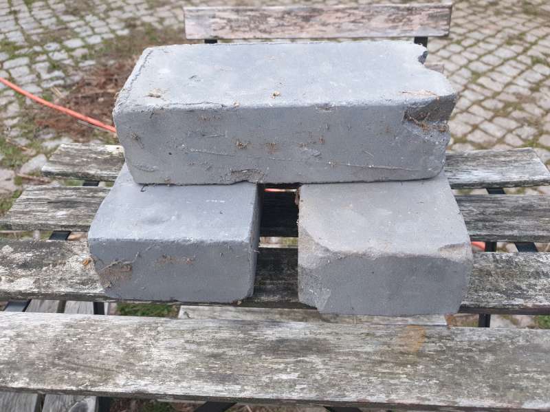 BAU.DE / BAU-Forum: 2. Bild zu Frage "Was ist das für ein Stein?" im BAU-Forum "Baustoffe" BAU.DE / BAU-Forum: 2. Bild zu Frage "Was ist das für ein Stein?" im BAU-Forum "Baustoffe"