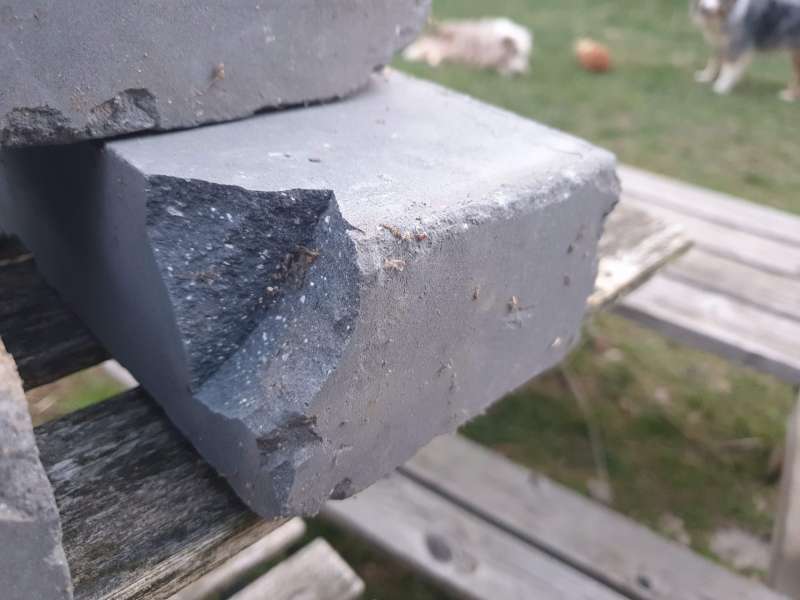 BAU.DE / BAU-Forum: 3. Bild zu Frage "Was ist das für ein Stein?" im BAU-Forum "Baustoffe" BAU.DE / BAU-Forum: 3. Bild zu Frage "Was ist das für ein Stein?" im BAU-Forum "Baustoffe"