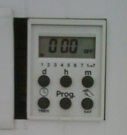 BAU.DE / BAU-Forum: 1. Bild zu Frage "Zeitschaltuhr im Verteilerschrank programmieren: Hersteller, Typ bestimmen & Anleitung finden?" im BAU-Forum "Beleuchtung: Lampen und Leuchten" BAU.DE / BAU-Forum: 1. Bild zu Frage "Zeitschaltuhr im Verteilerschrank programmieren: Hersteller, Typ bestimmen & Anleitung finden?" im BAU-Forum "Beleuchtung: Lampen und Leuchten"