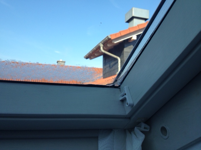 BAU.DE / BAU-Forum: 2. Bild zu Frage "Hilfe! Nässe/ Eis in den Ecken der Dachfenster" im BAU-Forum "Dach"