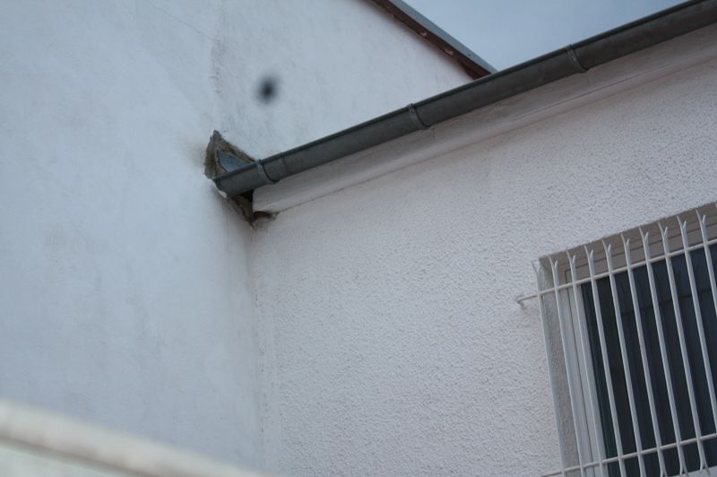 BAU.DE / BAU-Forum: 2. Bild zu Frage "Abschluss zum Nachbarhaus: Grenzabstände, Baurecht & Nachbarschaftsstreit vermeiden?" im BAU-Forum "Dach" BAU.DE / BAU-Forum: 2. Bild zu Frage "Abschluss zum Nachbarhaus: Grenzabstände, Baurecht & Nachbarschaftsstreit vermeiden?" im BAU-Forum "Dach"