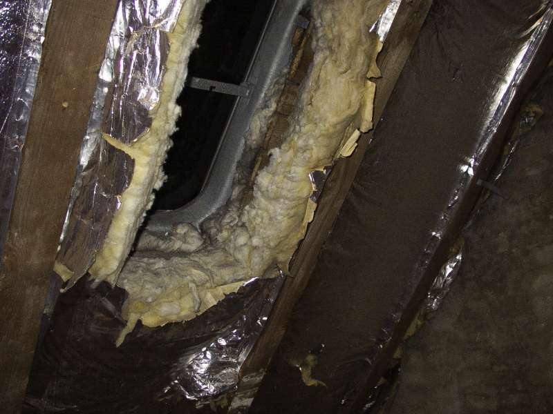 BAU.DE / BAU-Forum: 2. Bild zu Frage "Zellulosedämmung oberste Geschossdecke: Kosten, Dicke & Risiken bei alter Glaswolle?" im BAU-Forum "Dach" BAU.DE / BAU-Forum: 2. Bild zu Frage "Zellulosedämmung oberste Geschossdecke: Kosten, Dicke & Risiken bei alter Glaswolle?" im BAU-Forum "Dach"