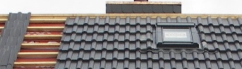 Bild zum BAU-Forumsbeitrag: Dachpfannen direkt unterhalb First lösen sich!? im Forum Dach