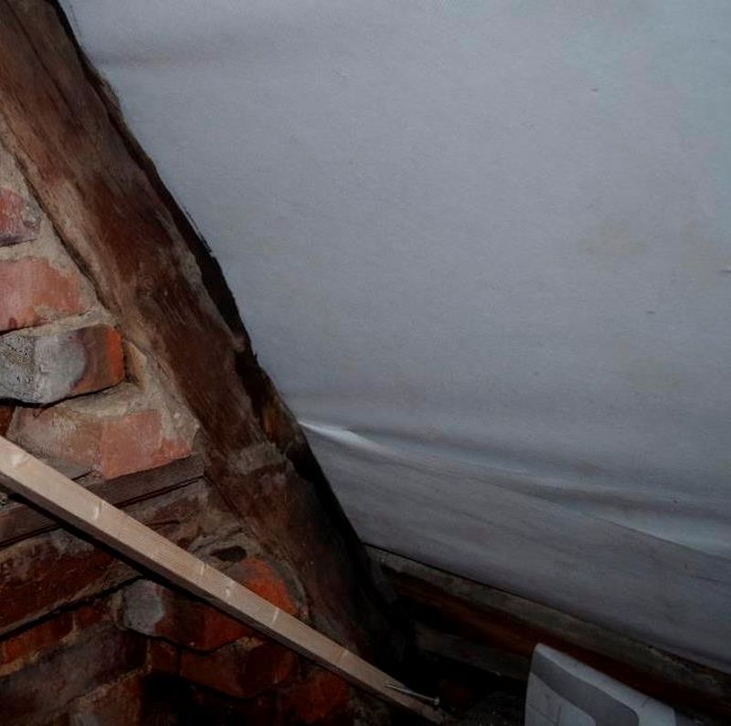Bild zum BAU-Forumsbeitrag: 2 Balken nass nach Dachdeckung, benötige Hilfe bei der Mängelbeseitigungsaufforderung im Forum Dach