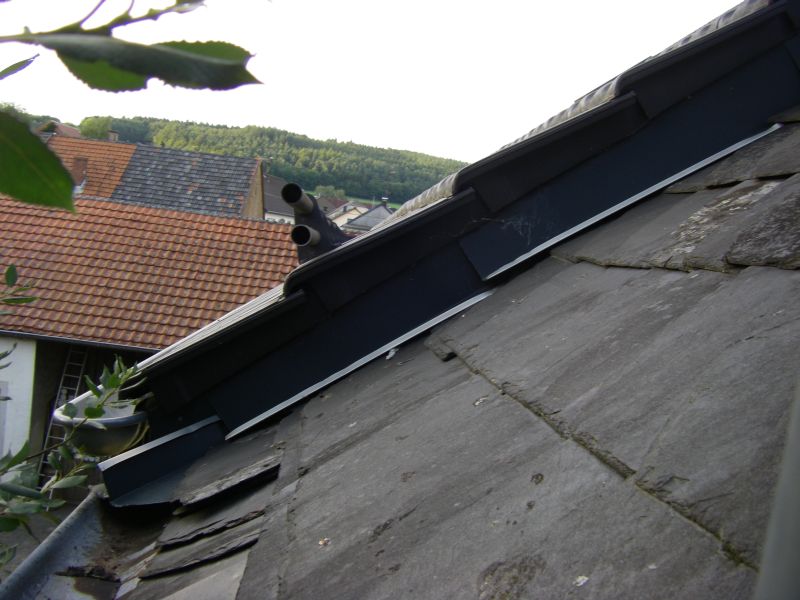 BAU.DE / BAU-Forum: 1. Bild zu Antwort "2. Fotorunde" auf die Frage "Dachanschluss zum Nachbarhaus" im BAU-Forum "Dach"