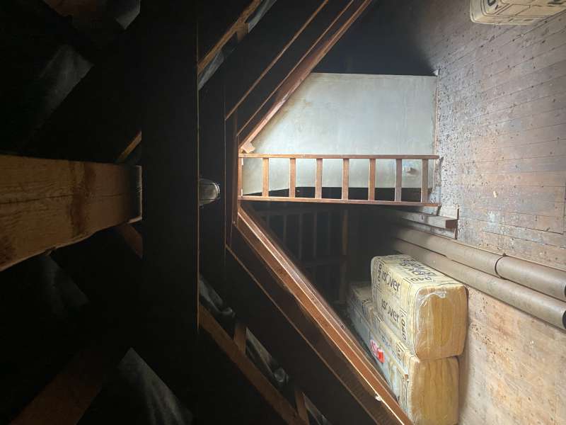 BAU.DE / BAU-Forum: 1. Bild zu Antwort "Foto vorher nachher" auf die Frage "Stehhöhe Dachboden durch Dämmung stark reduziert" im BAU-Forum "Dach" BAU.DE / BAU-Forum: 1. Bild zu Antwort "Foto vorher nachher" auf die Frage "Stehhöhe Dachboden durch Dämmung stark reduziert" im BAU-Forum "Dach"