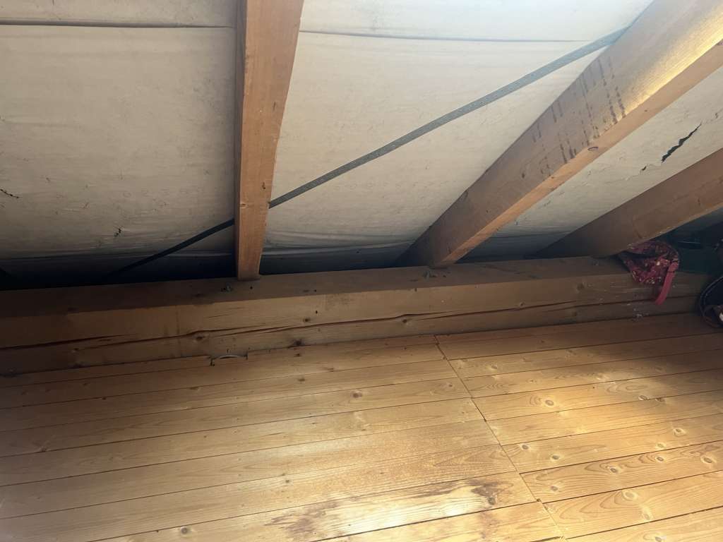 BAU.DE / BAU-Forum: 2. Bild zu Frage "Reperatur Unterspannbahn" im BAU-Forum "Dach" BAU.DE / BAU-Forum: 2. Bild zu Frage "Reperatur Unterspannbahn" im BAU-Forum "Dach"