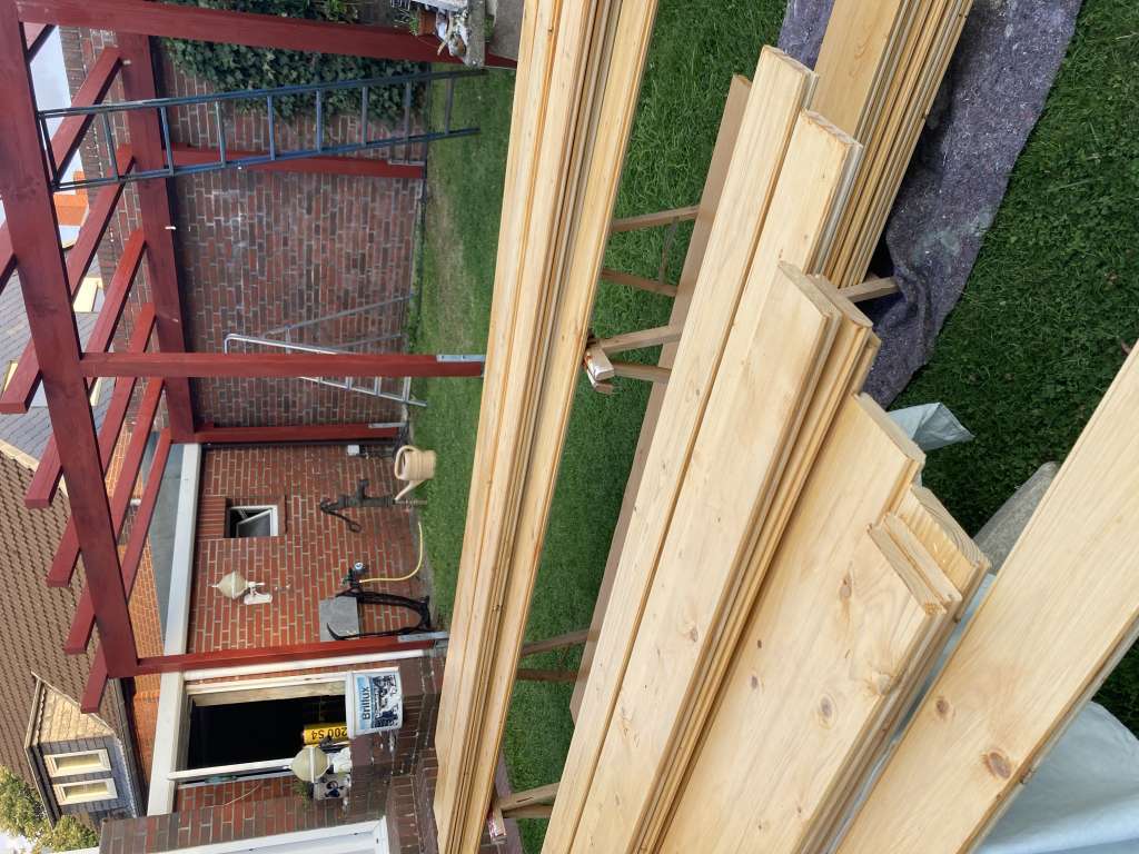 BAU.DE / BAU-Forum: 1. Bild zu Frage "Terrassendach mit Bitumenbahnen: Konstruktion und Abdichtung zur Wand" im BAU-Forum "Dach" BAU.DE / BAU-Forum: 1. Bild zu Frage "Terrassendach mit Bitumenbahnen: Konstruktion und Abdichtung zur Wand" im BAU-Forum "Dach"