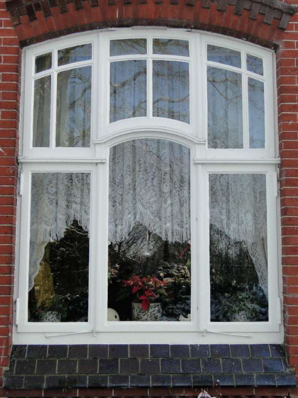 BAU.DE / BAU-Forum: 1. Bild zu Frage "Denkmalfenster sanieren: Uw-Wert 1,3 W/(m²K) erreichen? Kosten, Denkmalschutz & Förderung" im BAU-Forum "Energieeinsparverordnung EnEV" BAU.DE / BAU-Forum: 1. Bild zu Frage "Denkmalfenster sanieren: Uw-Wert 1,3 W/(m²K) erreichen? Kosten, Denkmalschutz & Förderung" im BAU-Forum "Energieeinsparverordnung EnEV"