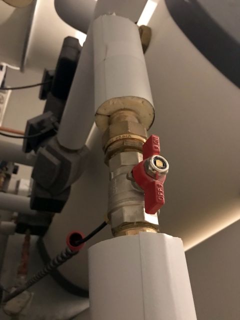 BAU.DE / BAU-Forum: 3. Bild zu Frage "Heizungsrohr Dämmung prüfen: EnEV-konform? Wärmebrücken erkennen & vermeiden!" im BAU-Forum "Energieeinsparverordnung EnEV" BAU.DE / BAU-Forum: 3. Bild zu Frage "Heizungsrohr Dämmung prüfen: EnEV-konform? Wärmebrücken erkennen & vermeiden!" im BAU-Forum "Energieeinsparverordnung EnEV"