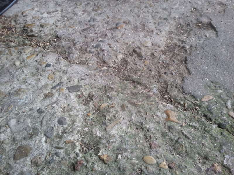 Bild zum BAU-Forumsbeitrag: Betonboden  -  Risse und Ausbrüche sanieren im Forum Estrich und Bodenbeläge