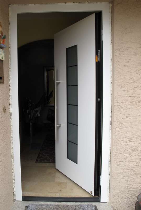 Bild zum BAU-Forumsbeitrag: Haustürerneuerung Altbau  -  zu klein und falsch montiert? im Forum Fenster und Außentüren