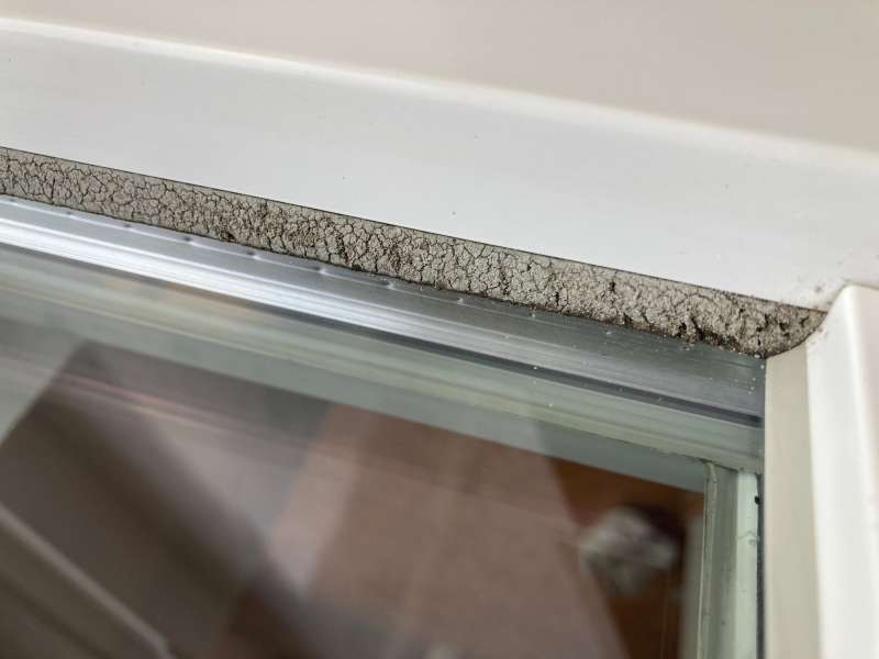 BAU.DE / BAU-Forum: 2. Bild zu Frage "Kunststoffenster Außenkitt erneuern: Anleitung, Material & Haltbarkeit" im BAU-Forum "Fenster und Außentüren" BAU.DE / BAU-Forum: 2. Bild zu Frage "Kunststoffenster Außenkitt erneuern: Anleitung, Material & Haltbarkeit" im BAU-Forum "Fenster und Außentüren"
