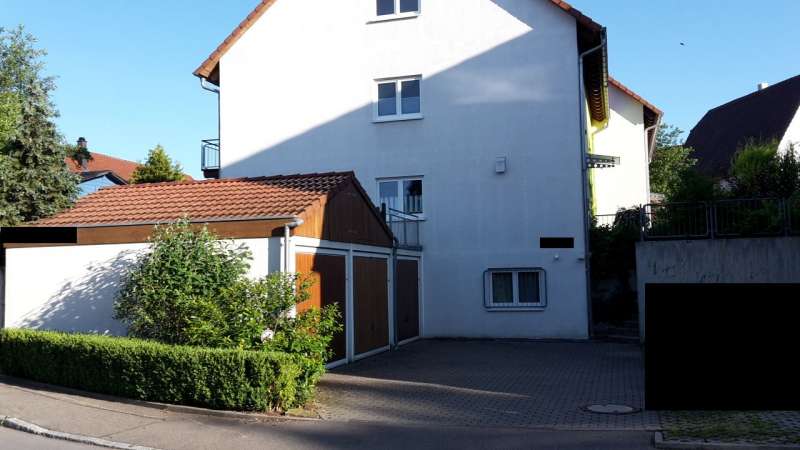 BAU.DE / BAU-Forum: 1. Bild zu Frage "Holzständer-Fertighaus: helle Stellen an der Außenseite der Südwand" im BAU-Forum "Fertighaus" BAU.DE / BAU-Forum: 1. Bild zu Frage "Holzständer-Fertighaus: helle Stellen an der Außenseite der Südwand" im BAU-Forum "Fertighaus"