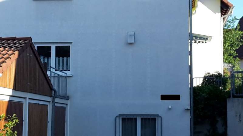 BAU.DE / BAU-Forum: 3. Bild zu Frage "Holzständer-Fertighaus: helle Stellen an der Außenseite der Südwand" im BAU-Forum "Fertighaus" BAU.DE / BAU-Forum: 3. Bild zu Frage "Holzständer-Fertighaus: helle Stellen an der Außenseite der Südwand" im BAU-Forum "Fertighaus"